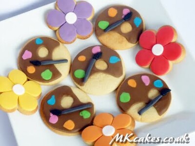 Painting pallet Cookies with flower Cookies MK Cakes | One-of-a-kind cakes for every occasion
