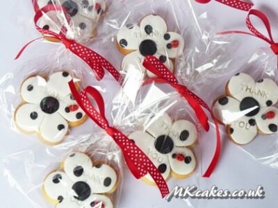 Thank you flower Cookies with ladybug MK Cakes | One-of-a-kind cakes for every occasion