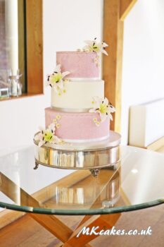 Lilac Wedding Cake with Tiger Lilies and Daisies Lilac Wedding Cake with Tiger Lilies and Daisies